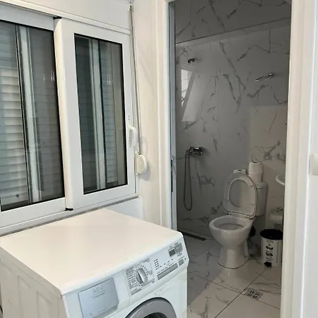 Sea View Apartment *