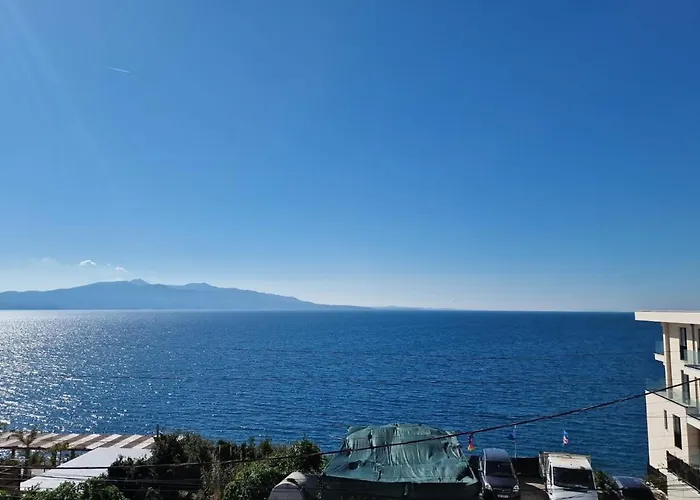 Sea View Apartment *
